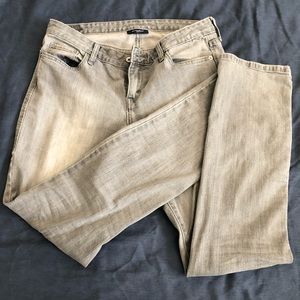 Levi’s 552 women jeans size 6 medium